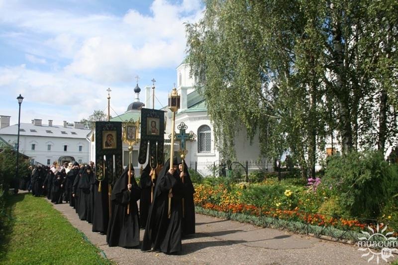 Sacred procession. 2012