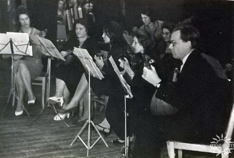 At ​​rehearsal. N.M. Petrenko is the rightmost. 1970s