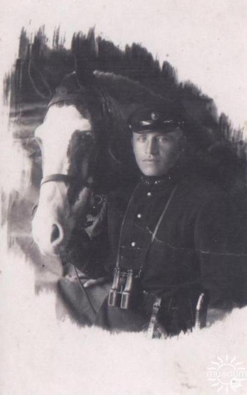 S.P. Portnov with a horse Vas’ka during the Civil War. 1921