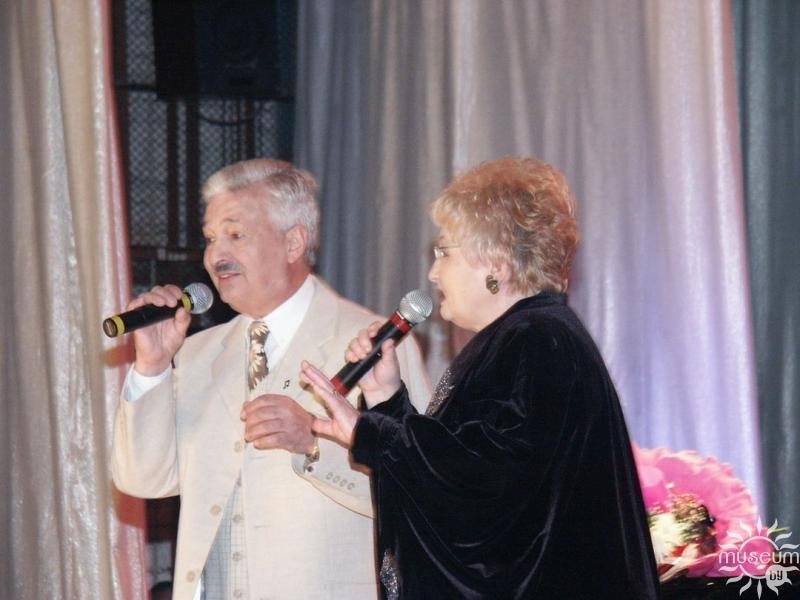 Ishmael Kaplanov and Nelya Boguslavskaya singing. 2008