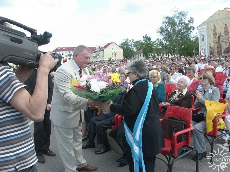 During congratulations by the city authorities on the assignment of the title of Honorary Citizen of Polotsk. 2008