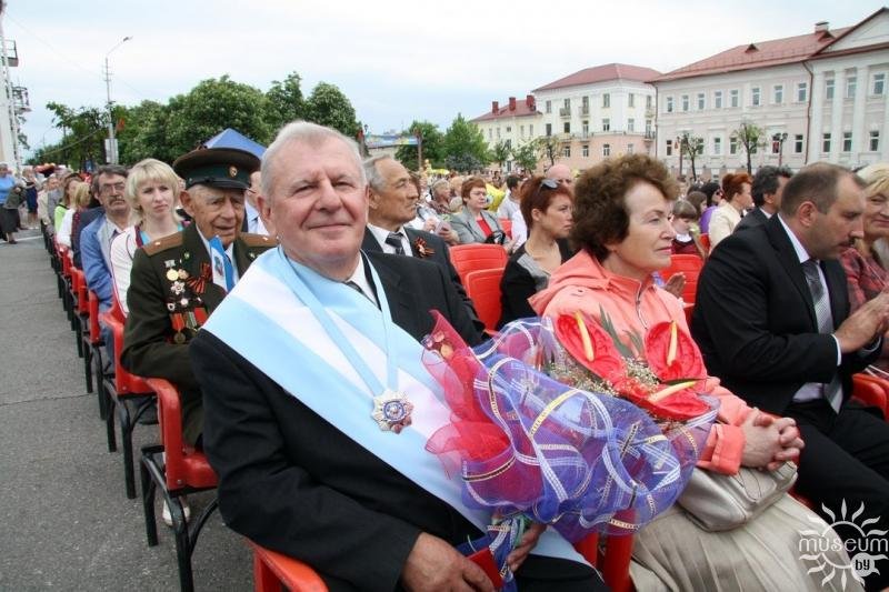 At the ceremony of conferring the title of Honorary Citizen of Polotsk to P. I. Timoshenko. 2011